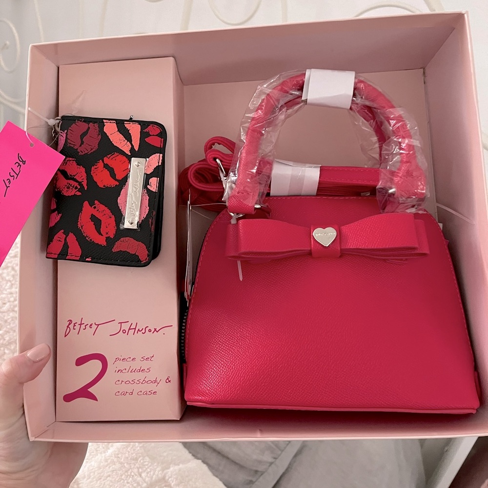 Betsey johnson hot pink crossbody bag lips wallet set new